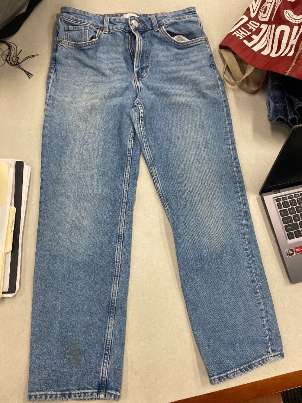 H&M Womens Size 6 Straight Leg Jeans Light Wash Blue Denim High Rise 99% Cotton